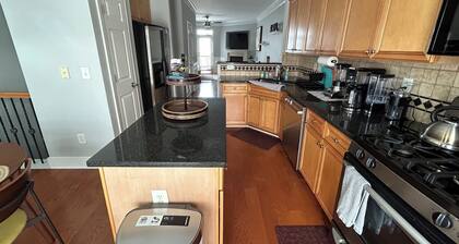 Comfy and Modern 3-bedroom townhome in heart of Atlanta