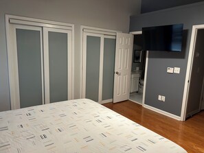 3 slaapkamers, een bureau, een strijkplank/strijkijzer, gratis wifi