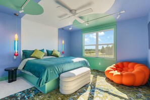 7 bedrooms, iron/ironing board, WiFi, bed sheets - 7bd, 6bt Pond with /Kayaks, Pool, Spa, GameRm, Theater (Fennville)