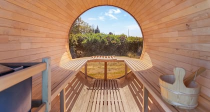 7bd, 6bt Pond with /Kayaks, Pool, Spa, GameRm, Theater