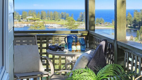 Flipside – coastal escape for couples, with ocean views and top Kiama spots nearby