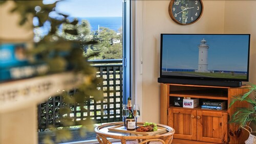Flipside – coastal escape for couples, with ocean views and top Kiama spots nearby