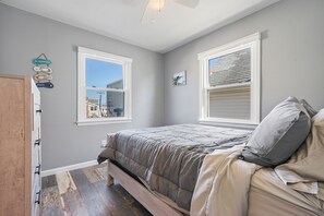 2 bedrooms, iron/ironing board, travel cot, free WiFi