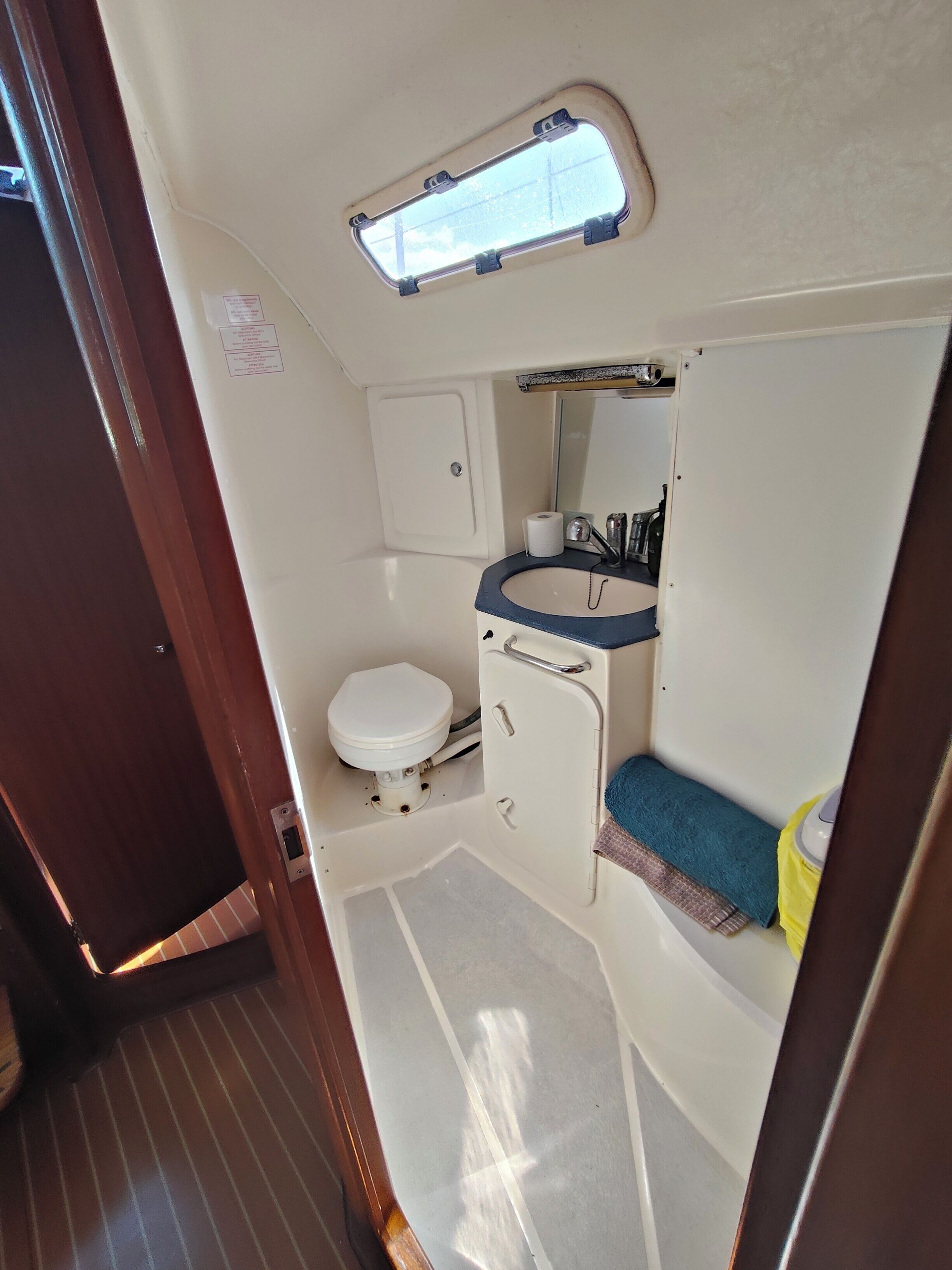 Dusche, Handtücher, Seife, Toilettenpapier