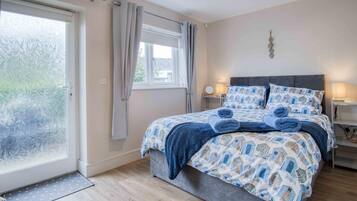 2 bedrooms, WiFi, bed sheets