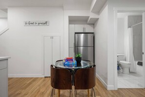 Interior - Modern 2BR Private Suite Near Calgary Airport (Calgary)