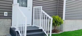 Elegant suite close to Hwy 11