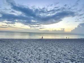 Liegestühle, Strandtücher