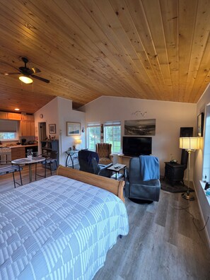 1 bedroom, desk, iron/ironing board, free WiFi