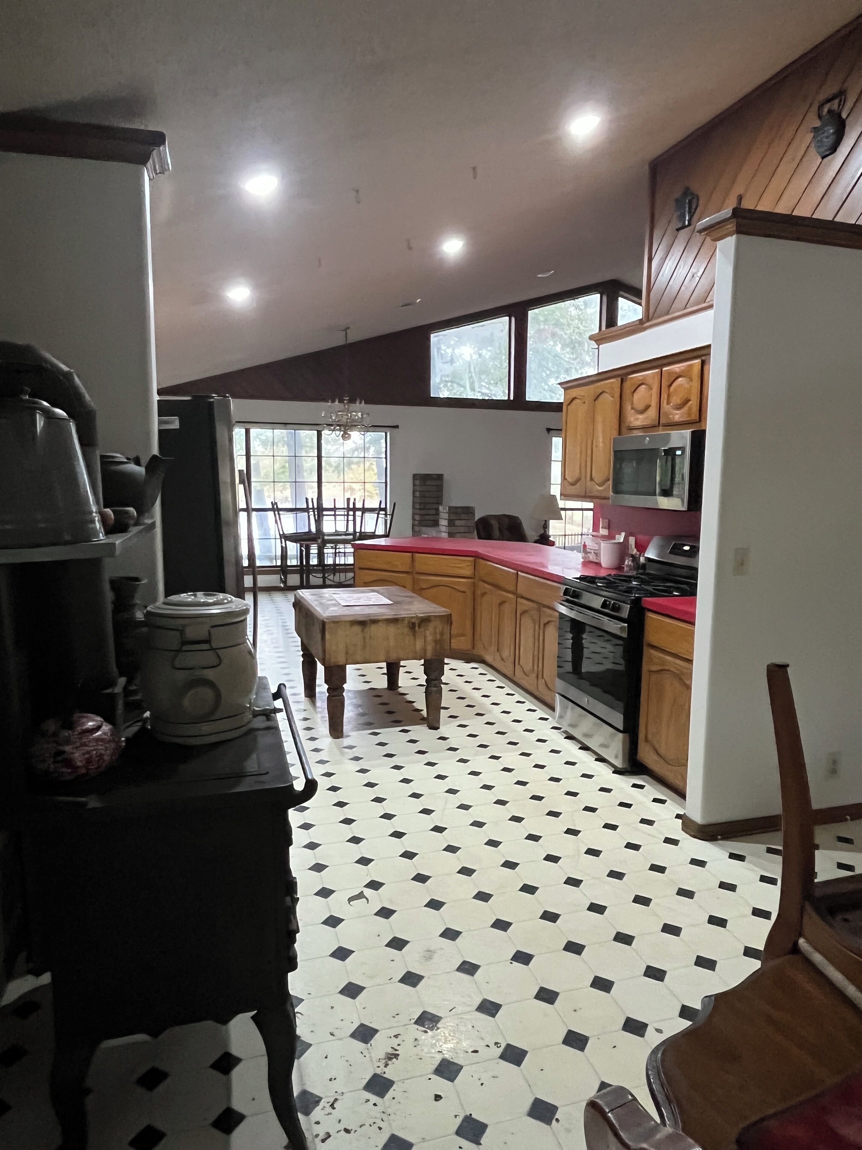 Kylskåp, mikrovågsugn, ugn och spishäll