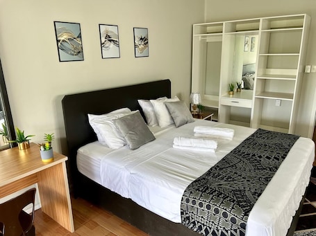 Tabla de planchar con plancha y wifi gratis . Feiloakimisi