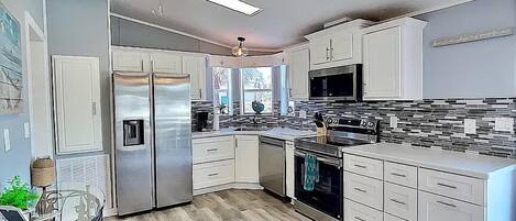 ميكروويف، فرن، موقد طهي مسطح، غسالة أطباق