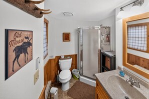 Soap, toilet paper - Lakefront Cabin on Lake Content Near St Germain (Saint Germain)