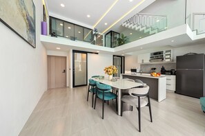 House, Balcony, Pool View | Private kitchenette | Fridge, microwave, oven, stovetop