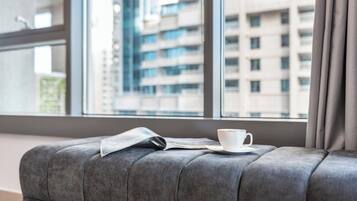 Deluxe Apartment, 1 Bedroom, Balcony, City View | Living area