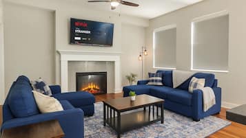 TV, fireplace