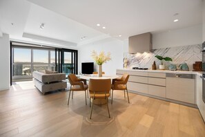 Interior - Amazing View with Pool Spa & Parking@Jewel Residences (Surfers Paradise)