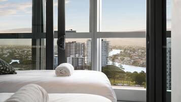 Iron/ironing board, free WiFi, bed sheets