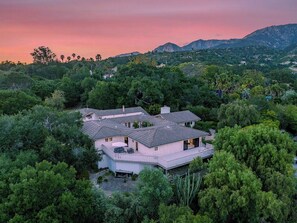 Exterior - Beautiful Riviera Guest Suite in Private Forest, Conveniently Located Retreat (Santa Barbara)