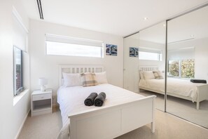 Een strijkplank/strijkijzer, gratis wifi, beddengoed