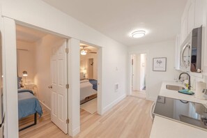 2 chambres, fer et planche à repasser, Wi-Fi gratuit, draps fournis
