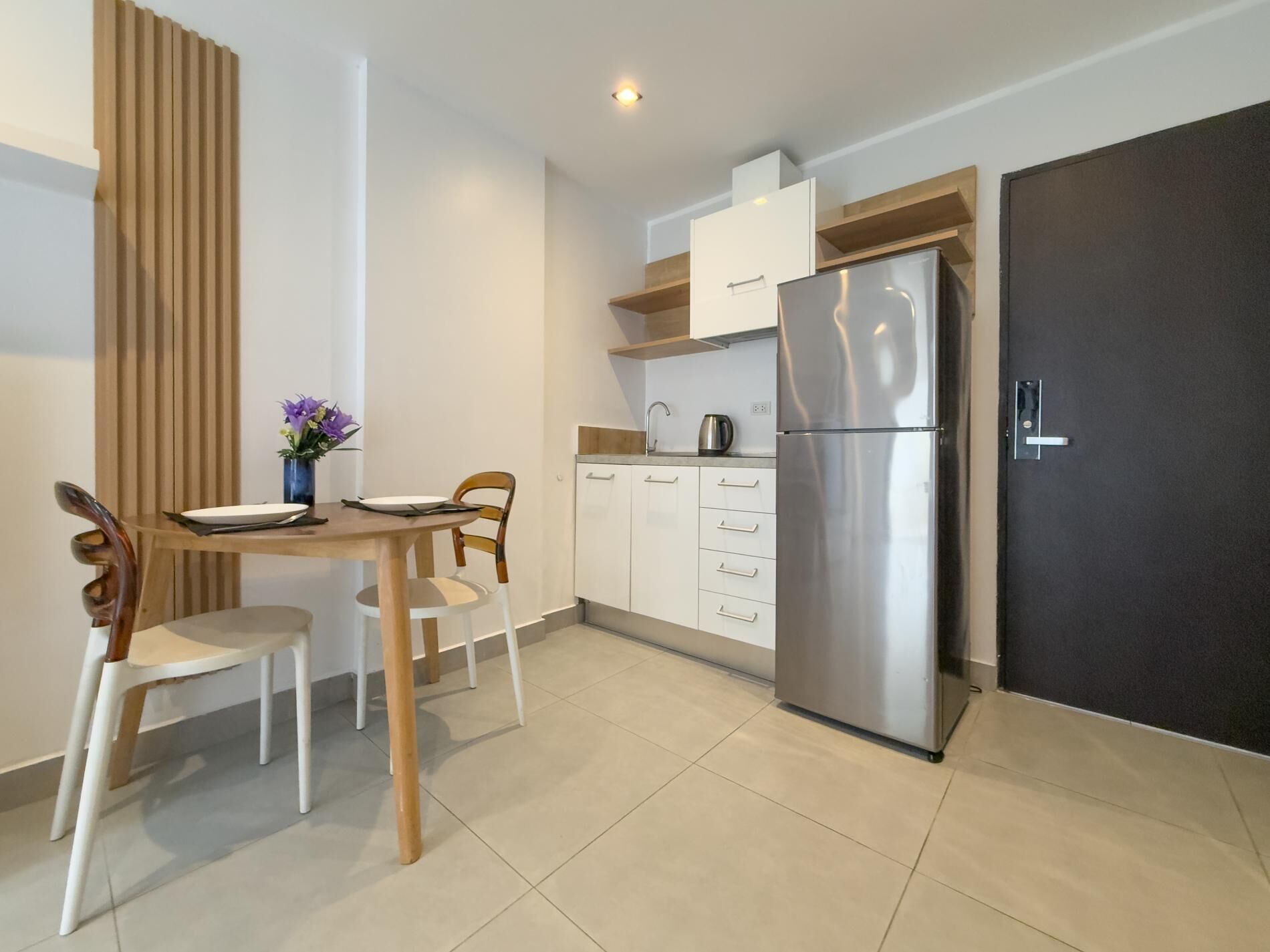 Comfort Apartment, Balcony, Garden View | Private kitchen | Fridge, microwave, stovetop, cookware/dishes/utensils