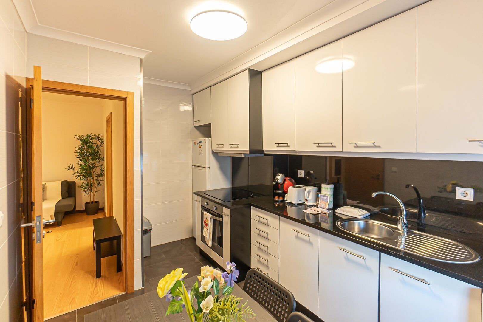 Fridge, microwave, oven, coffee/tea maker