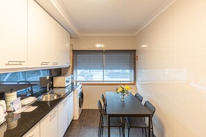 Fridge, microwave, oven, coffee/tea maker