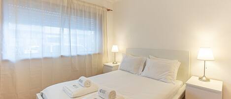 1 chambre, fer et planche à repasser, accès Internet, draps fournis