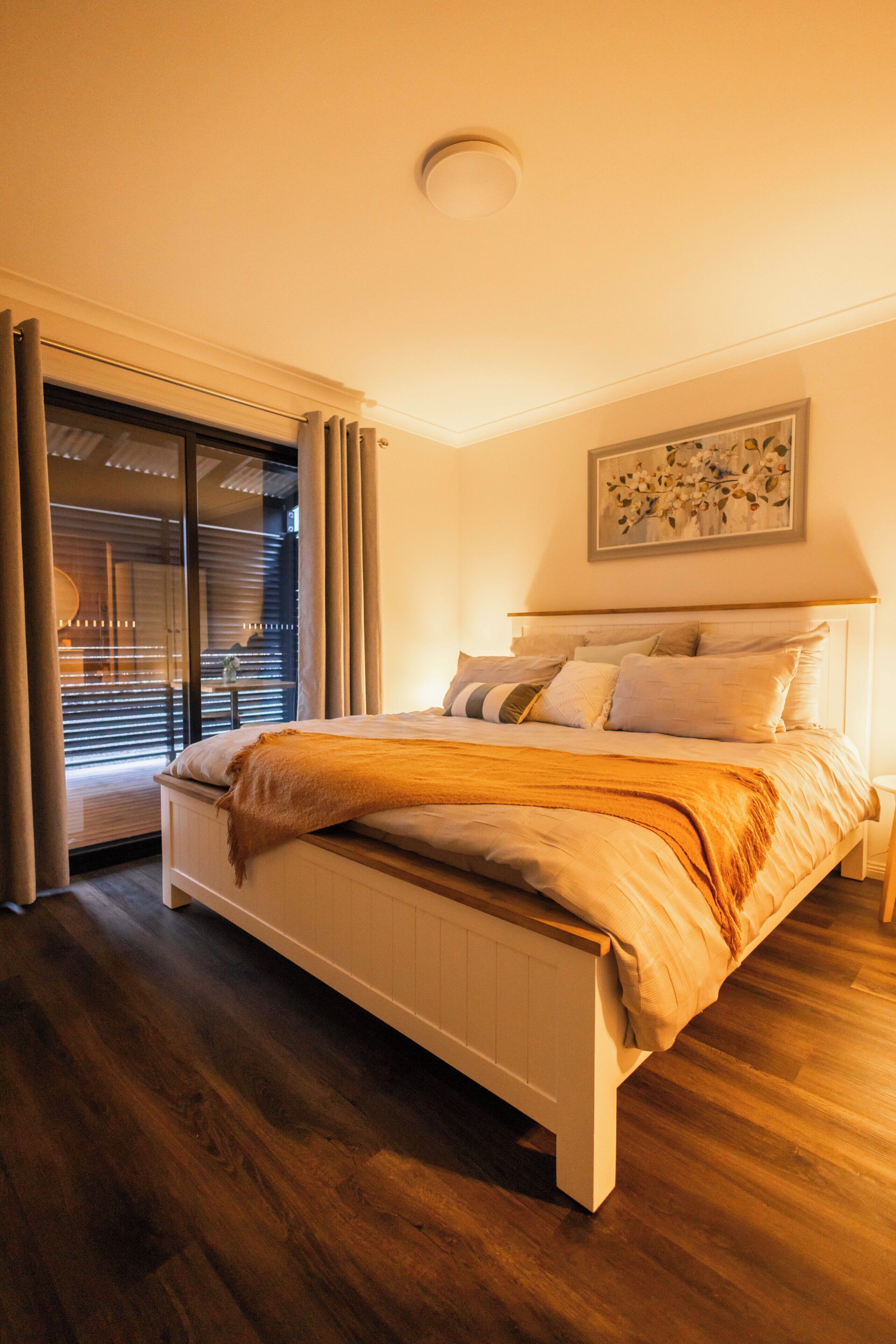 4 slaapkamers, een strijkplank/strijkijzer, gratis wifi, beddengoed