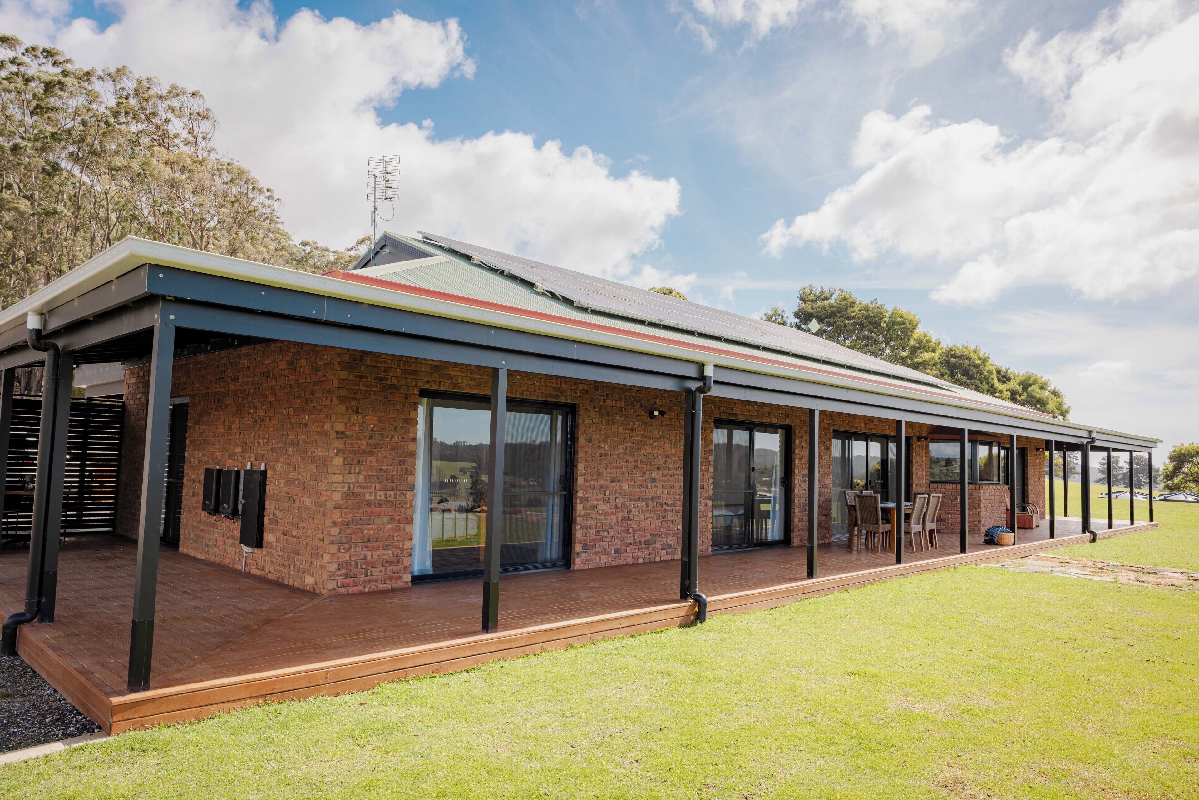 المنشأة من الخارج