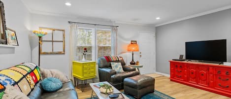 Älytelevisio, kirjoja, stereot