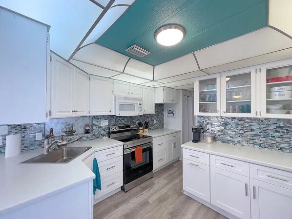 Microondas, horno y parrilla de estufa