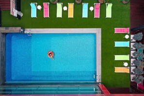 Hồ bơi ngoài trời