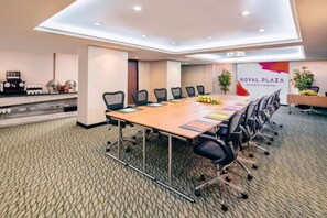 Unclassified image, 5 of 37, button - Royal Plaza on Scotts (Singapore)