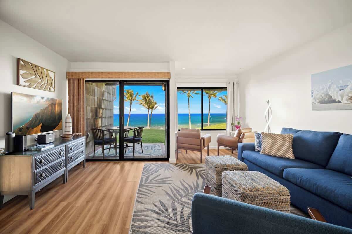 TV connectée, livres, chaîne hi-fi