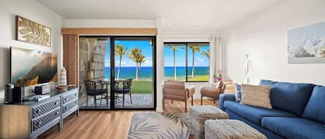 TV connectée, livres, chaîne hi-fi