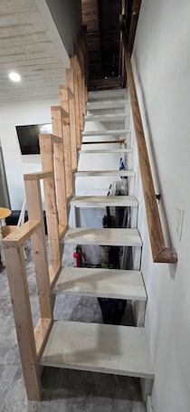 Interior. Cozy 2-bedroom Tiny home in amazing Coleman, just a 3 blocks from downtown.