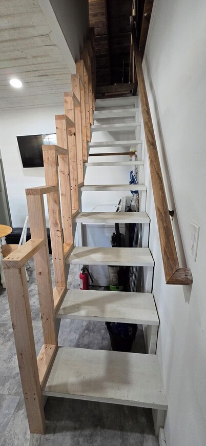 Cozy 2-bedroom Tiny home in amazing Coleman, just a 3 blocks from downtown.