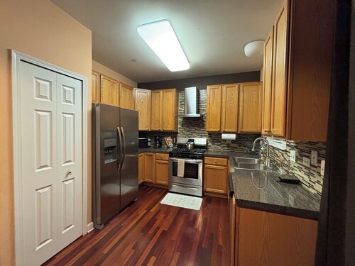 Spacious 4BR Family-Friendly Retreat sleeps 8