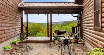 Mountain Escape w Private Suite Modern Comforts