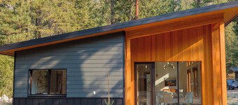 Gathering Pines – Trailside Modern 3BR in Mazama
