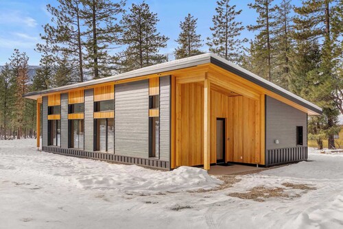 Gathering Pines – Trailside Modern 3BR in Mazama