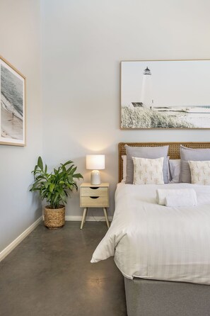 3 chambres, fer et planche à repasser, Wi-Fi, draps fournis