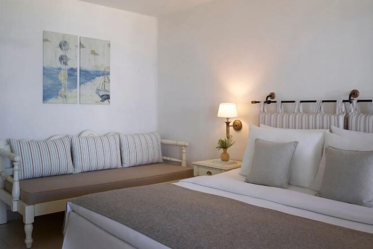 Cribs/infant beds