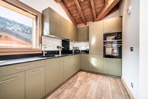 Kühlschrank, Mikrowelle, Geschirrspüler