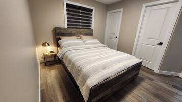 Silitysrauta/-lauta, Wi-Fi, vuodevaatteet