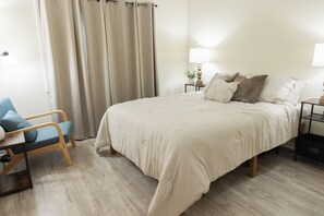 2 soverom, strykejern/-brett, internettilgang og sengetøy