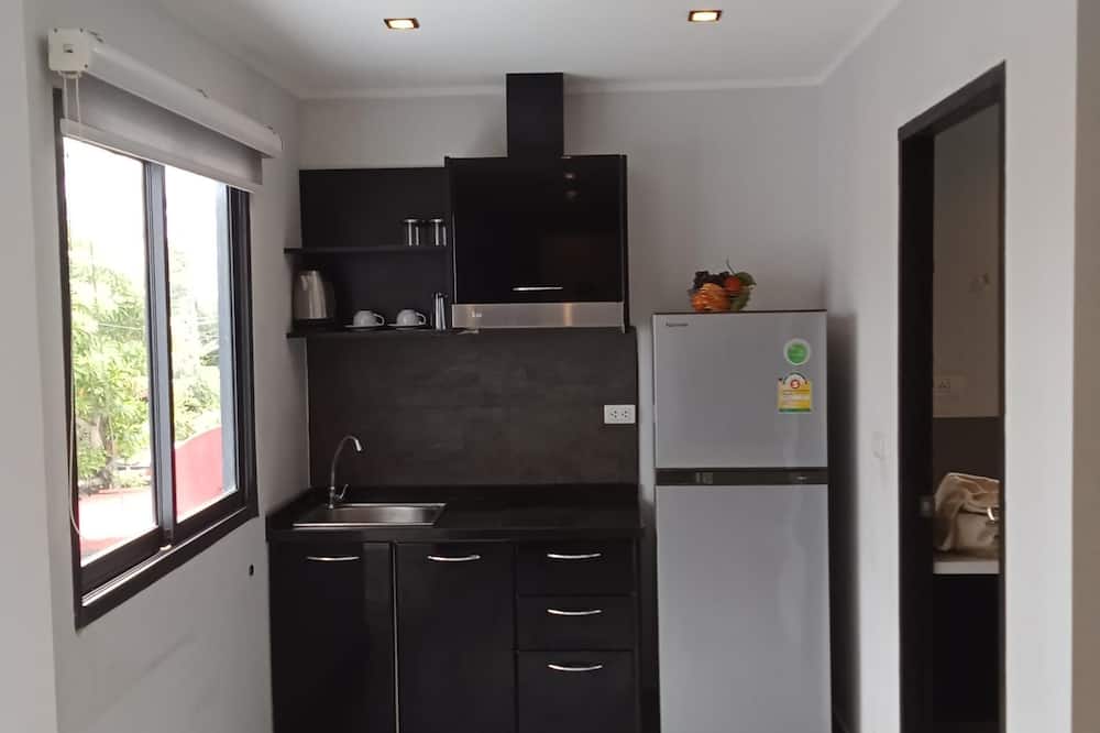 Large Corner Apt-1BR T1 207