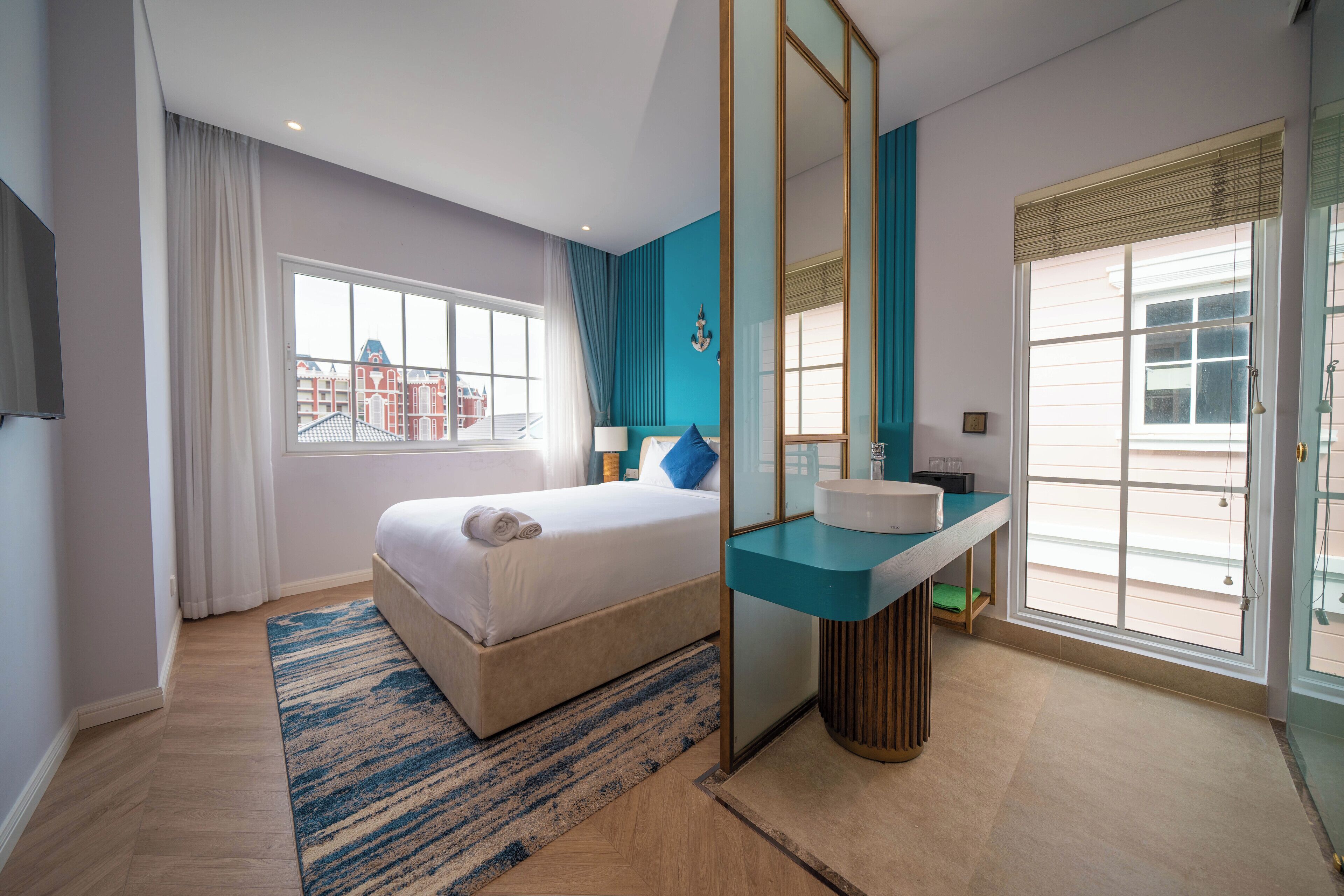 高級寝具、羽毛の掛け布団、低反発ベッド、セーフティボックス (室内)